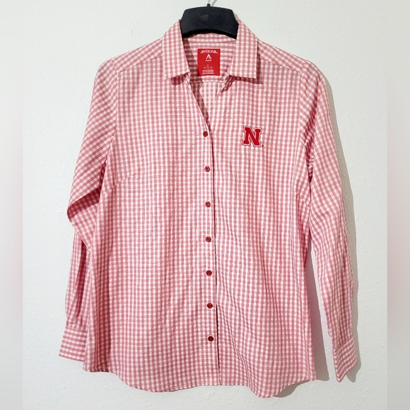 Antigua Nebraska Cornhuskers Structure Button-Up Shirt Womans size Large - Picture 1 of 8